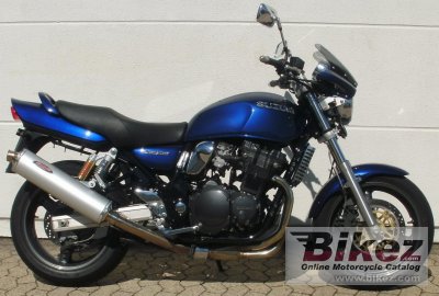 2001 Suzuki GSX 750 photo